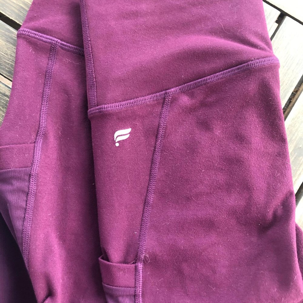 Fabletics Legging 3/4 Length - Picture 4 of 6
